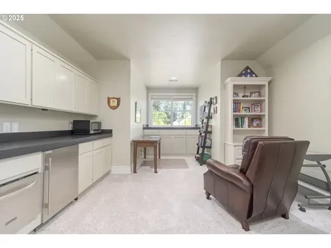 2808 Edgewater Drive Eugene OR 97401
