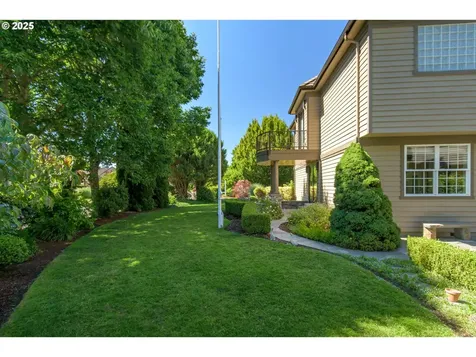 2808 Edgewater Drive Eugene OR 97401