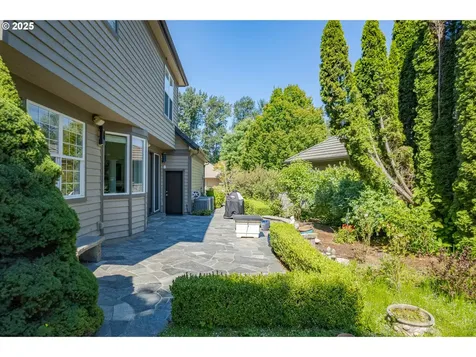 2808 Edgewater Drive Eugene OR 97401