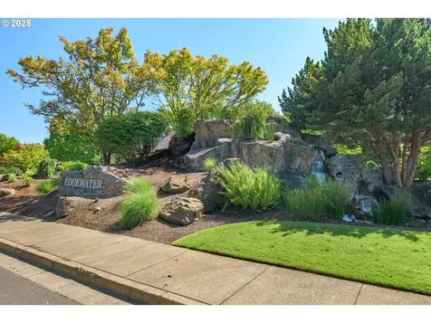 2808 Edgewater Drive Eugene OR 97401