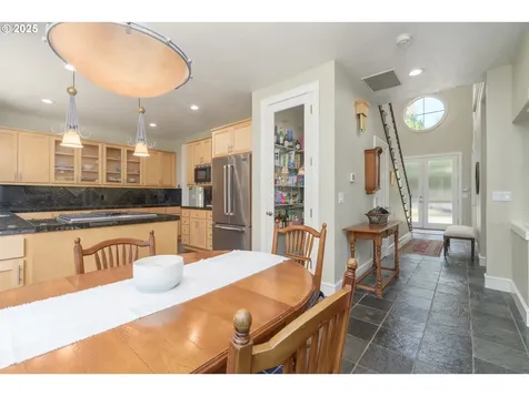 2808 Edgewater Drive Eugene OR 97401