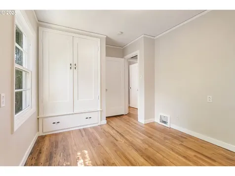 7724 SE 21st Avenue Portland OR 97202