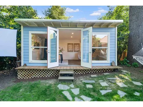 7724 SE 21st Avenue Portland OR 97202