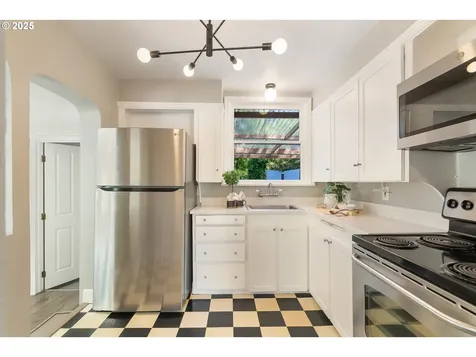7724 SE 21st Avenue Portland OR 97202