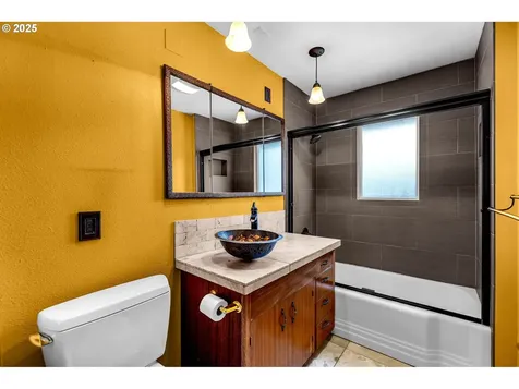 4211 NW Lavina Street Vancouver WA 98660