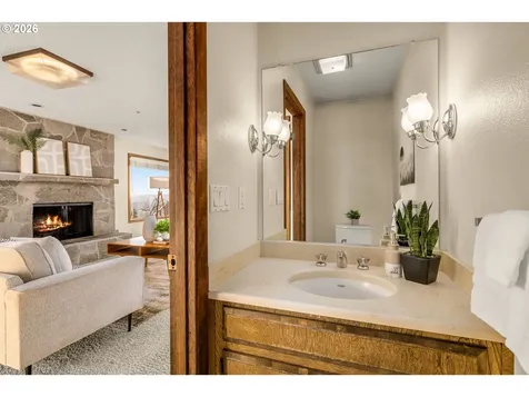 2369 Palisades Crest Drive Lake Oswego OR 97034
