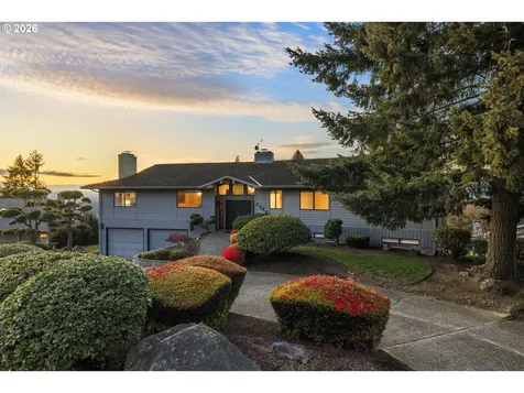 2369 Palisades Crest Drive Lake Oswego OR 97034