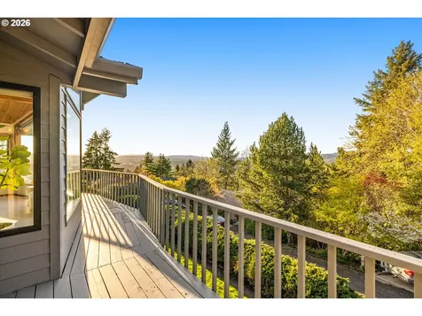 2369 Palisades Crest Drive Lake Oswego OR 97034