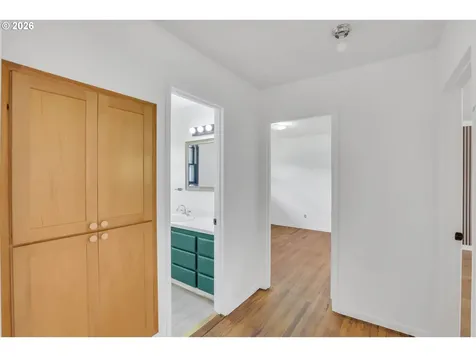18135 SE Lincoln Street Portland OR 97233