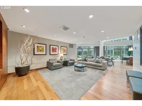 3601 S River Parkway Portland OR 97239