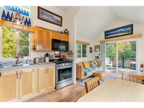 372 Wind Mountain Road Stevenson WA 98648