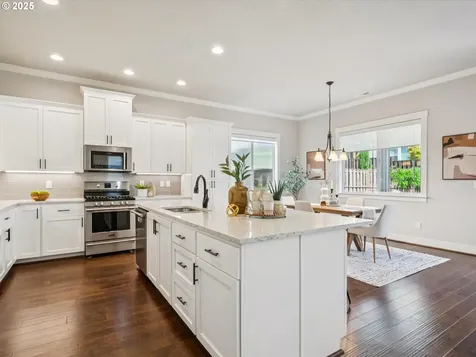 16841 SW Snowdale Street Beaverton OR 97007