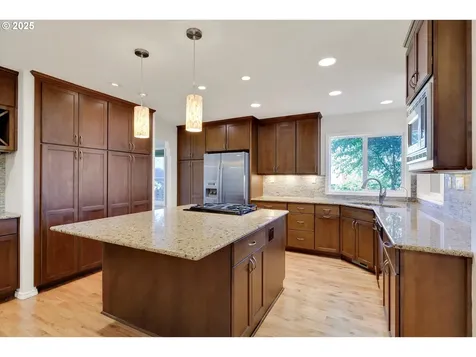 14943 Quinalt Court Oregon City OR 97045