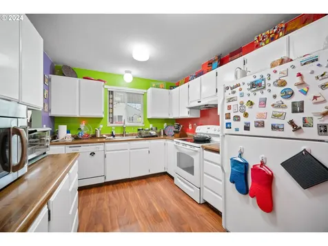 1785 NW Rolling Hill Drive Beaverton OR 97006