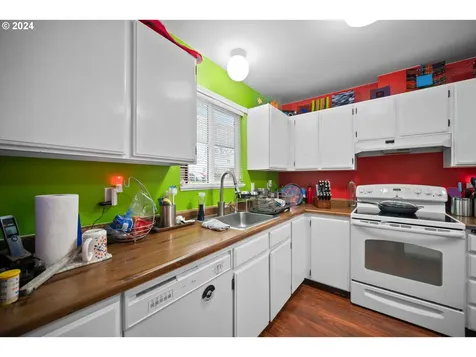 1785 NW Rolling Hill Drive Beaverton OR 97006