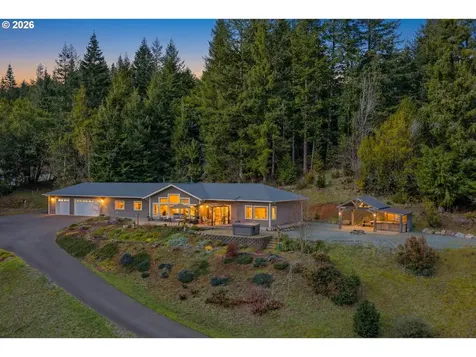 1561 N Laurel Street Coquille OR 97423