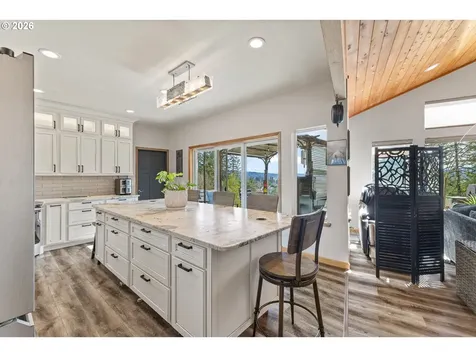 1561 N Laurel Street Coquille OR 97423