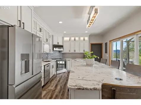 1561 N Laurel Street Coquille OR 97423