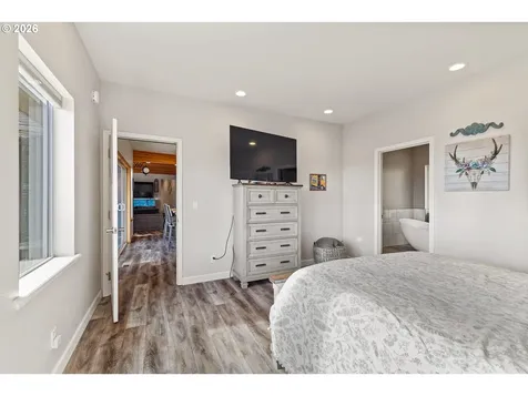 1561 N Laurel Street Coquille OR 97423