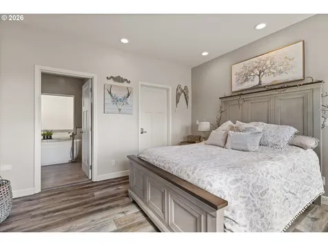 1561 N Laurel Street Coquille OR 97423