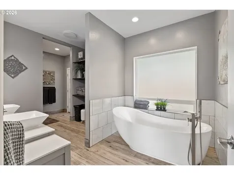 1561 N Laurel Street Coquille OR 97423