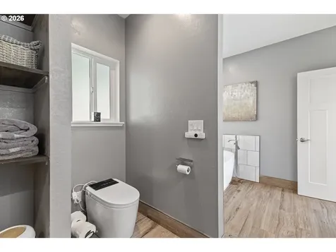 1561 N Laurel Street Coquille OR 97423