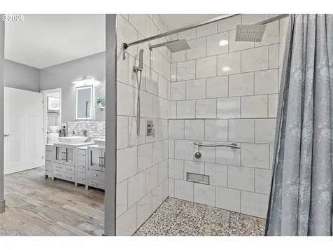 1561 N Laurel Street Coquille OR 97423