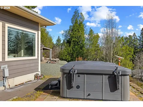 1561 N Laurel Street Coquille OR 97423