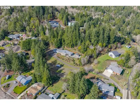 1561 N Laurel Street Coquille OR 97423