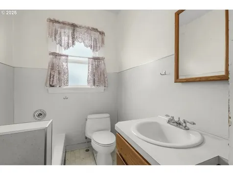 115 N 2nd Street St. Helens OR 97051