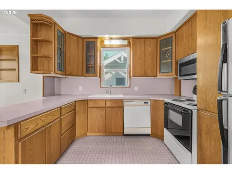 115 N 2nd Street St. Helens OR 97051