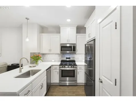 7523 SE Kinnaman Street Hillsboro OR 97123