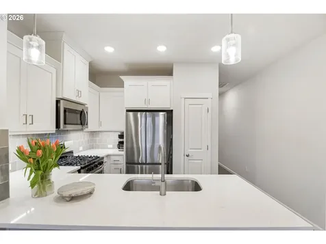 7523 SE Kinnaman Street Hillsboro OR 97123
