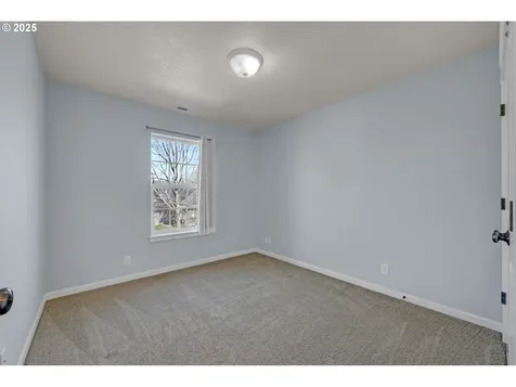 5524 King Arthur Court Eugene OR 97402