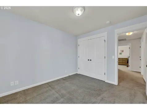5524 King Arthur Court Eugene OR 97402