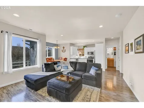 5524 King Arthur Court Eugene OR 97402