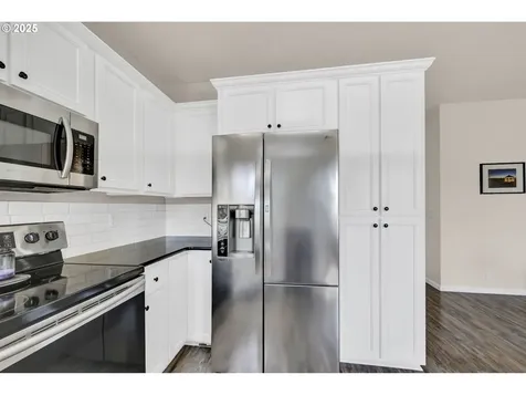 5524 King Arthur Court Eugene OR 97402