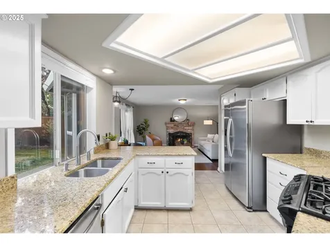 15421 SW Thurston Lane Portland OR 97224