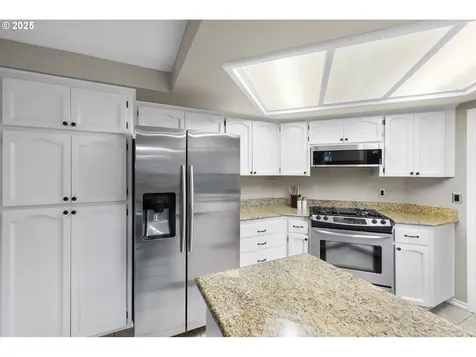 15421 SW Thurston Lane Portland OR 97224