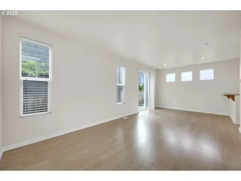 5298 Wales Drive Eugene OR 97402