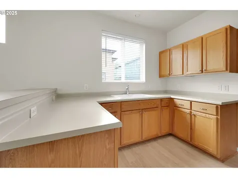 5298 Wales Drive Eugene OR 97402