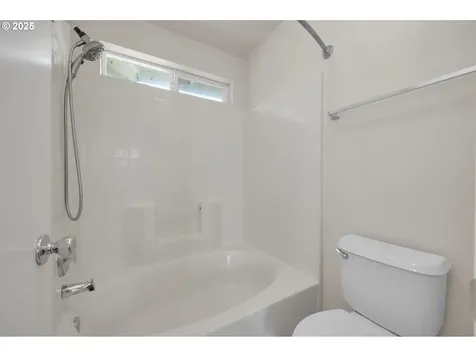 5298 Wales Drive Eugene OR 97402