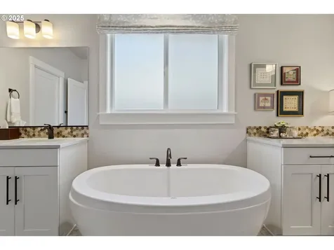7650 SW Honor Loop Wilsonville OR 97070