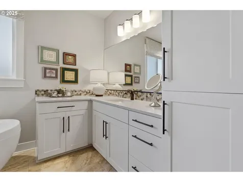 7650 SW Honor Loop Wilsonville OR 97070