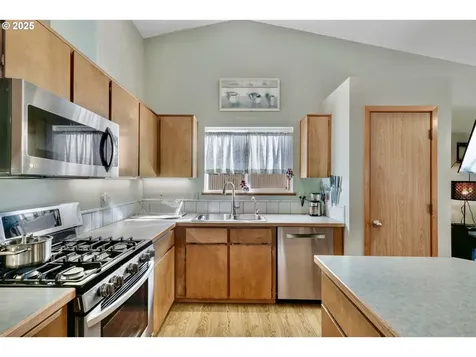 6832 N Sky Street Portland OR 97203