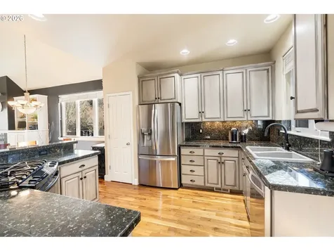 2523 NW Marsden Place Portland OR 97229