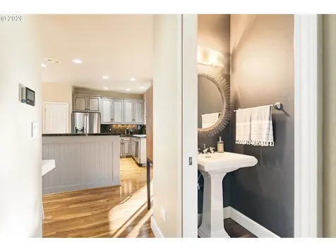 2523 NW Marsden Place Portland OR 97229