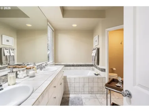 2523 NW Marsden Place Portland OR 97229