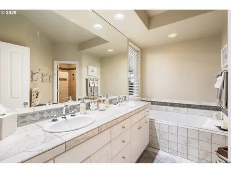 2523 NW Marsden Place Portland OR 97229