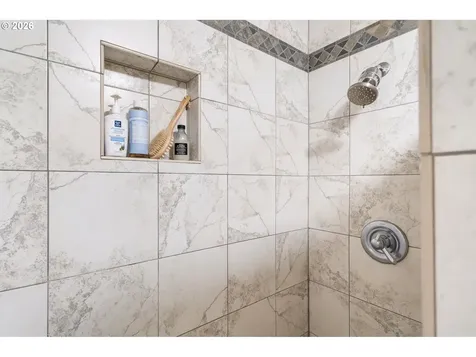 2523 NW Marsden Place Portland OR 97229